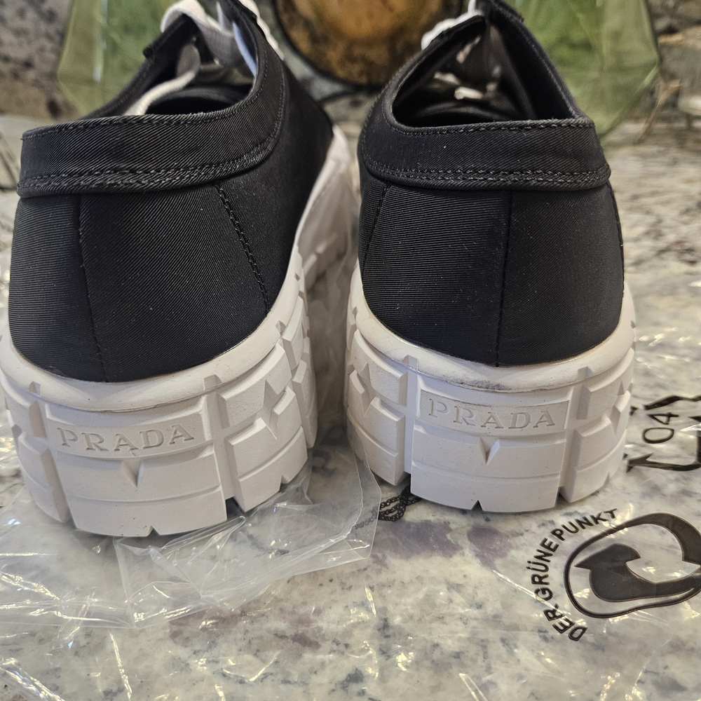 Black Women's Luxury Platform Sneakers Size 9 - Picture 3 of 4